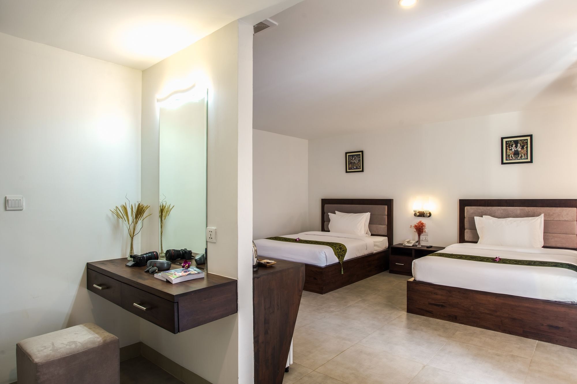 Kuch Oudom Hotel Phnom Penh Exterior foto