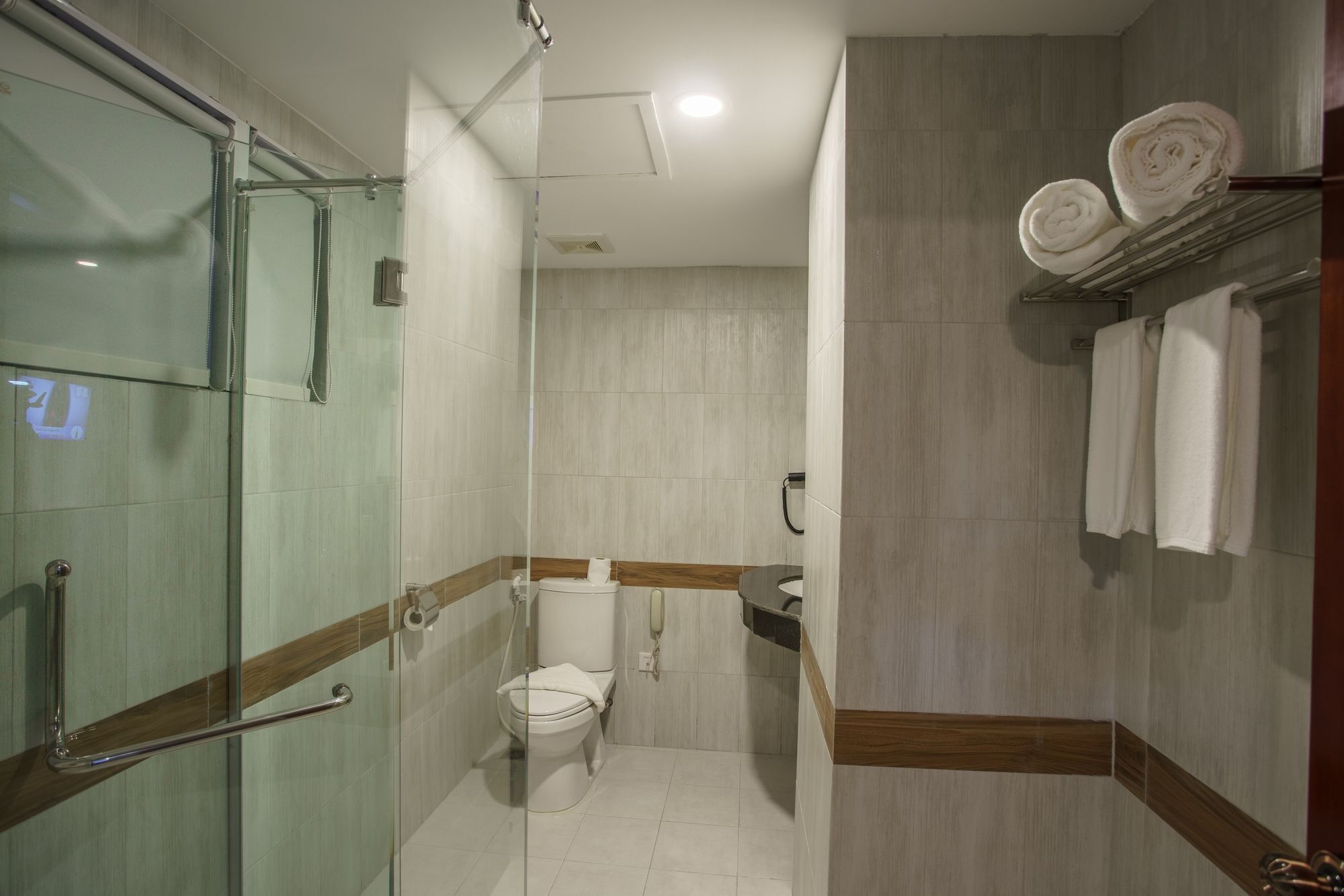 Kuch Oudom Hotel Phnom Penh Exterior foto